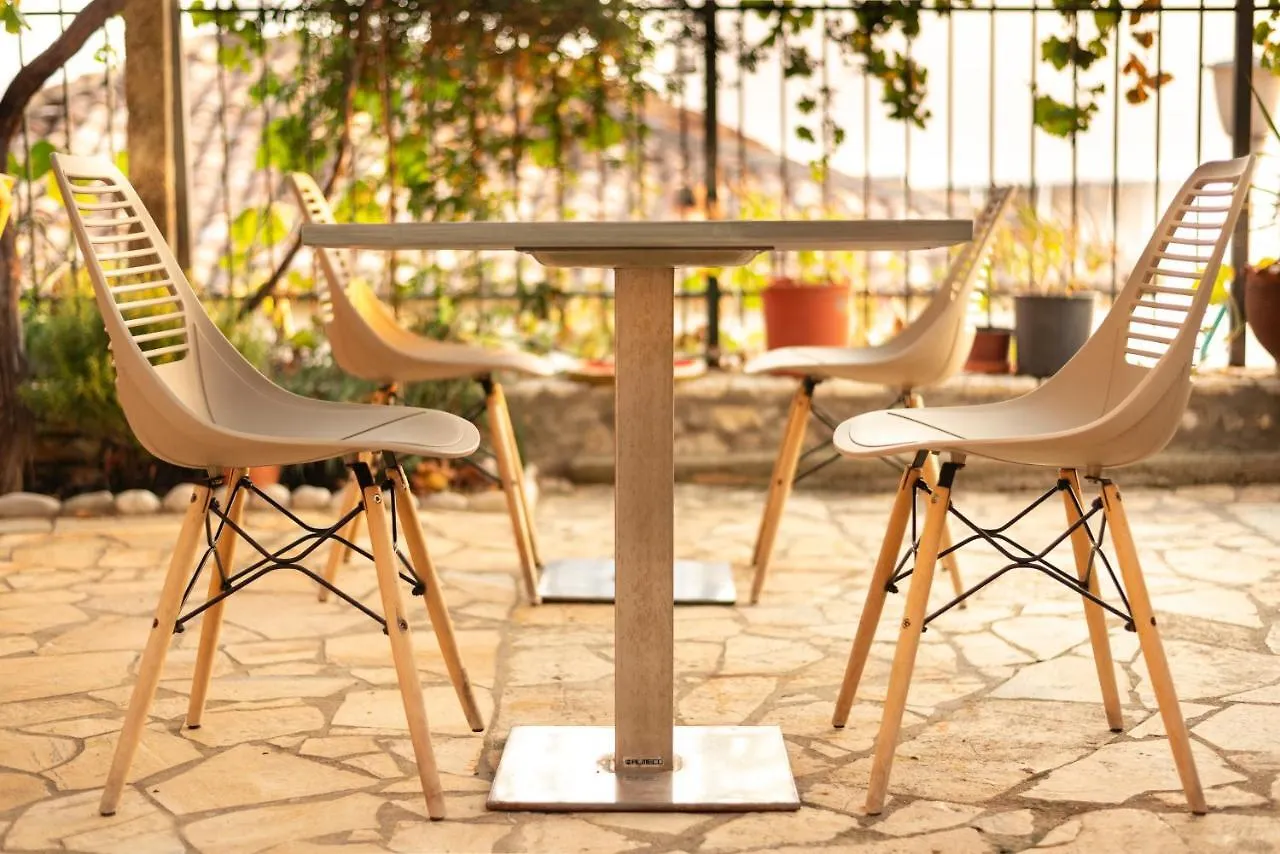 Margarita Guesthouse Himare 0*,
