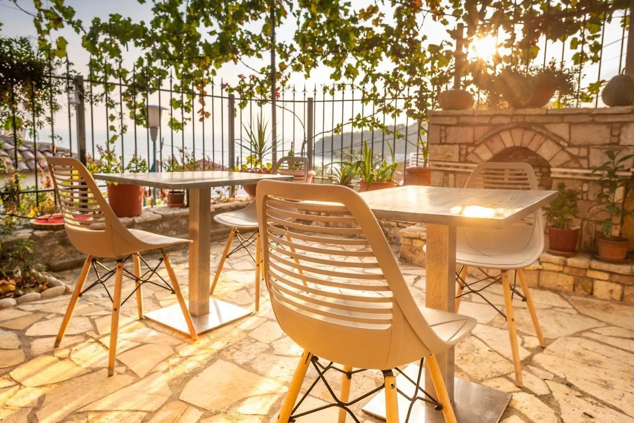 Margarita Guesthouse Himare Bed & Breakfast